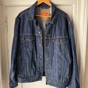 Levi's Vintage-Inspired Dark Blue Denim Jacket